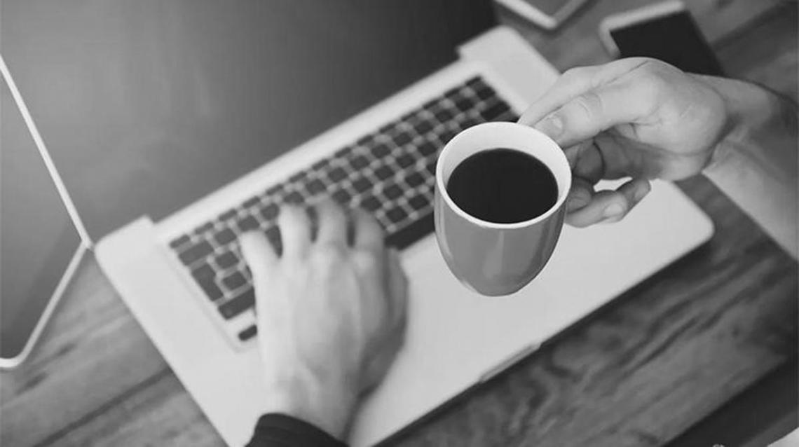 Análisis de documentos financieros en sesión de formación